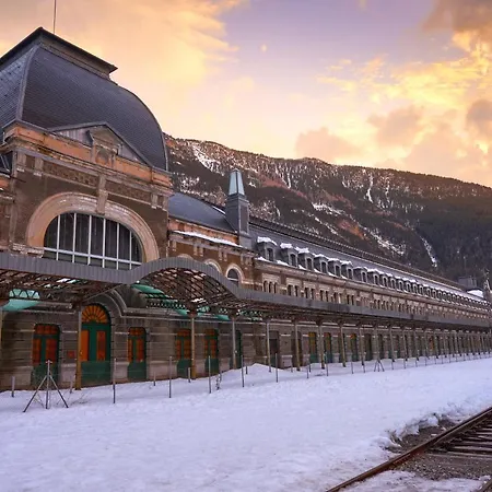 Apartamento Pinsapo Canfranc-Estacion Extérieur photo